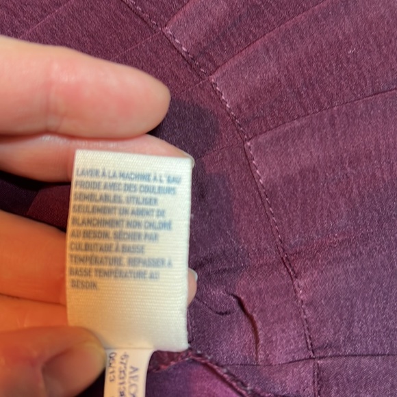 American Eagle Maroon Embroidered Pleated Sleeveless Top Size Small - Picture 10 of 10